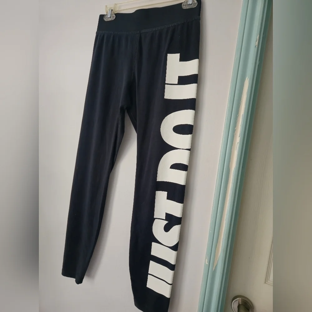 Nike Women's Black Leggings size M